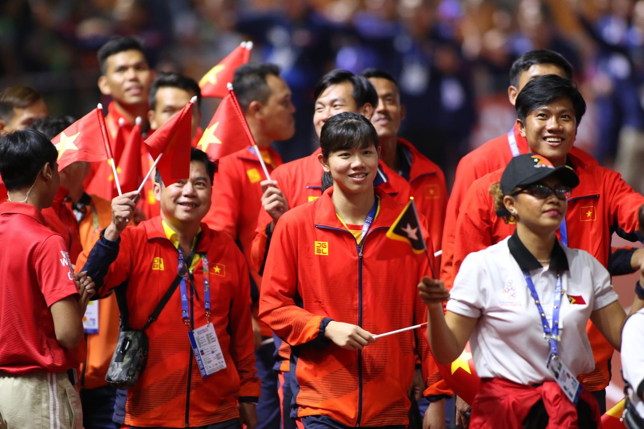 Chu nha Philippines trao co dang cai SEA Games 31 cho Viet Nam hinh anh
