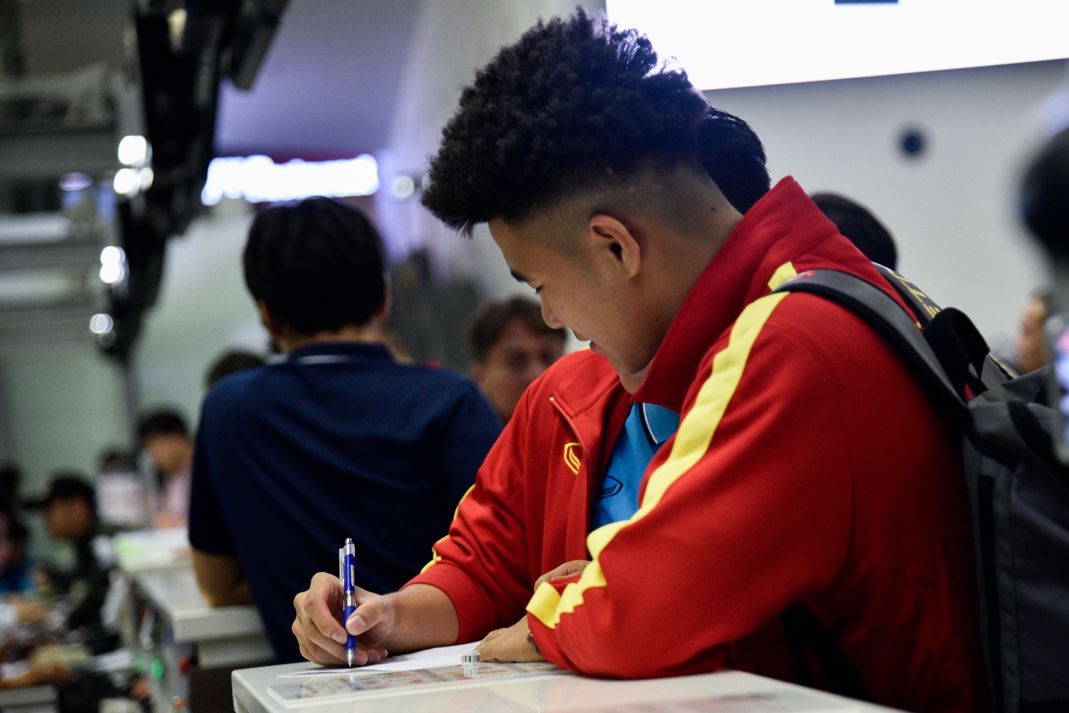 U23 Viet Nam len duong sang Han Quoc anh 5