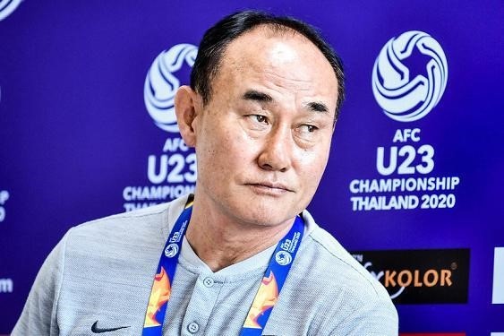 HLV Han Quoc nhac phong vien ton trong U23 Trung Quoc hinh anh