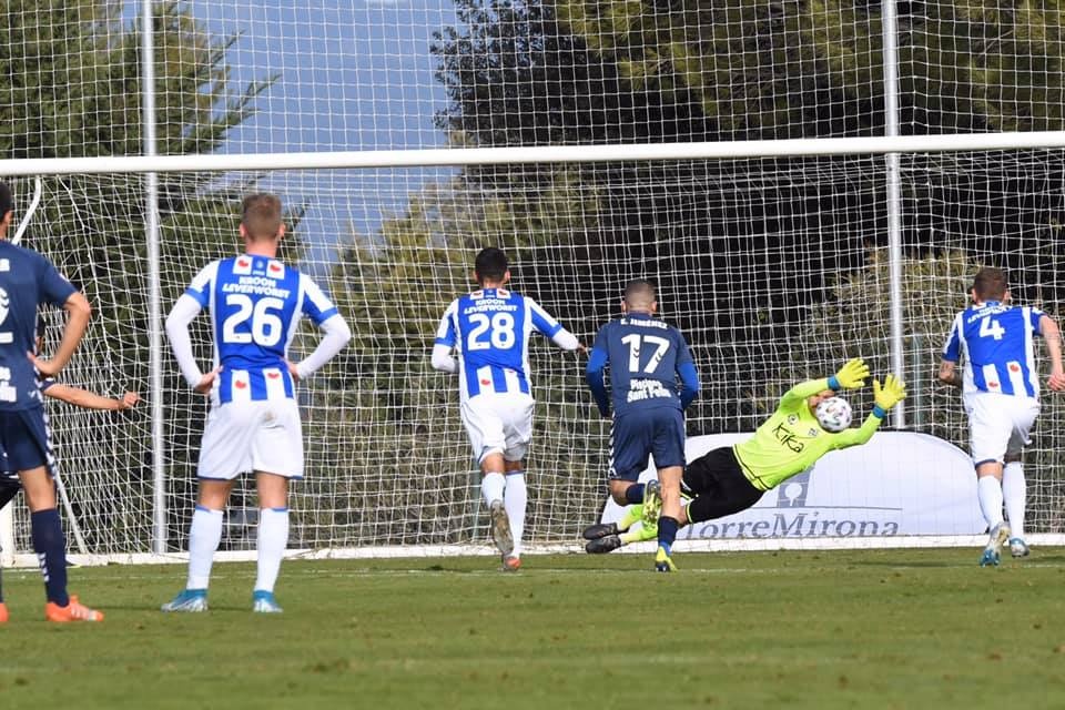 Van Hau Heerenveen anh 3