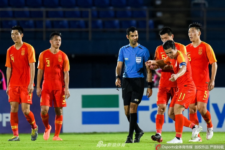U23 Trung Quoc 1-2 Uzbekistan anh 5
