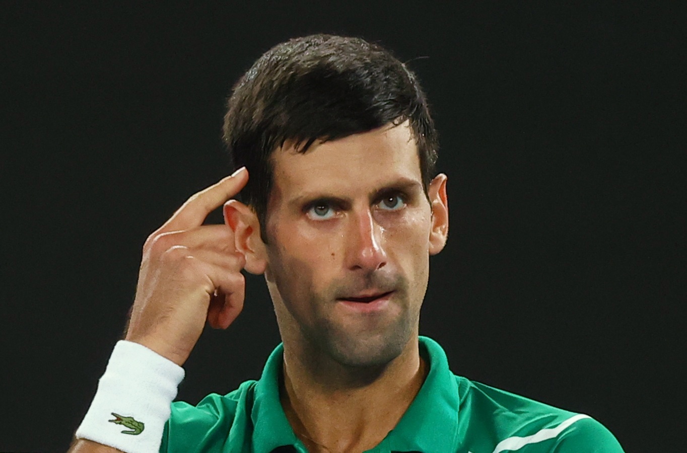 Djokovic bi to dung chieu tro de vo dich Australian Open hinh anh
