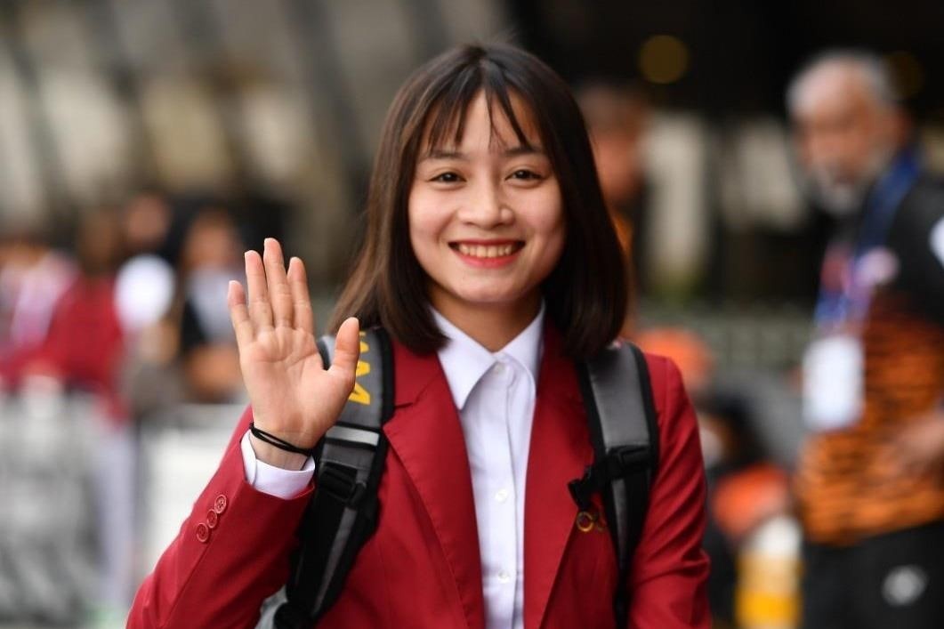 Tuyen nu hat mung sinh nhat Hoang Thi Loan sau tran thang Myanmar hinh anh