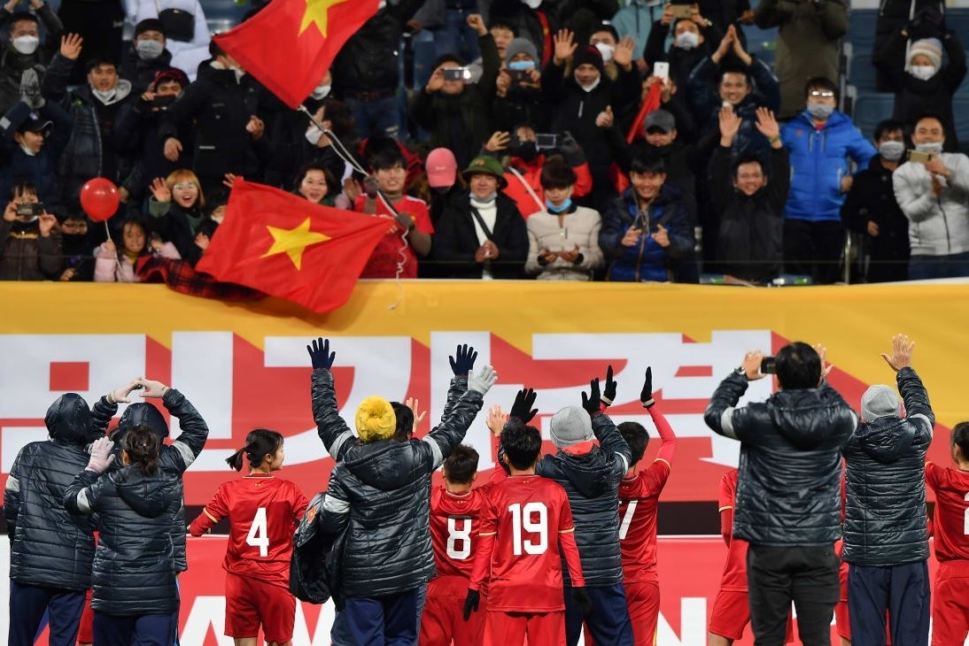 Tuyen nu Viet Nam tri an khan gia sau khi vao vong play-off Olympic hinh anh