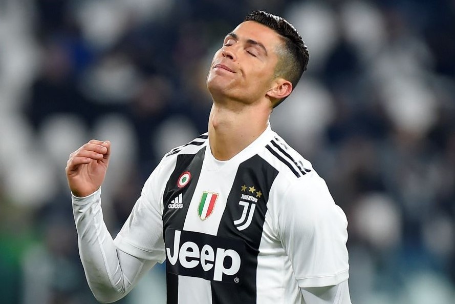 Ronaldo lo co hoi lap ky luc tai Serie A hinh anh