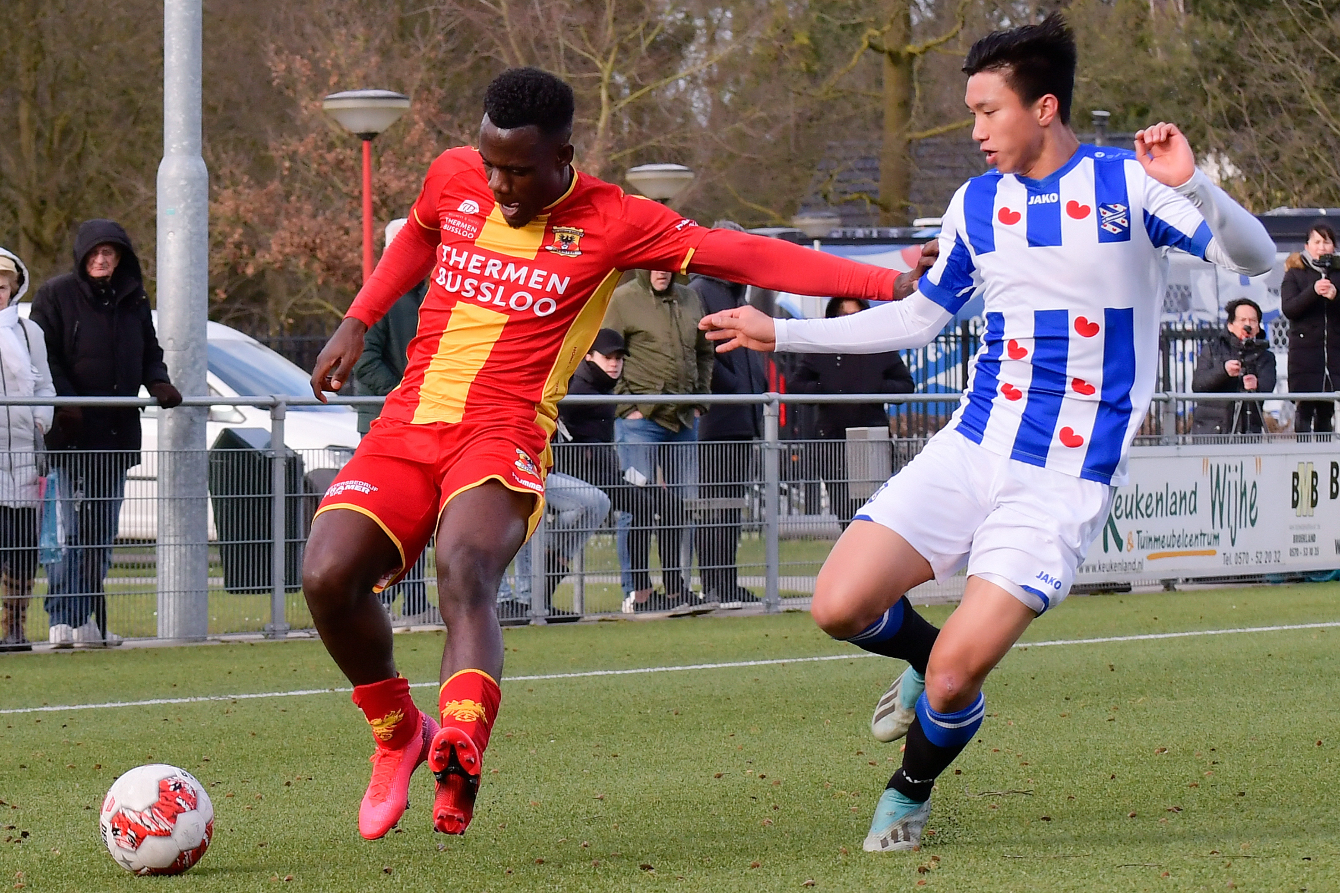 Van Hau toa sang Jong Heerenveen anh 1