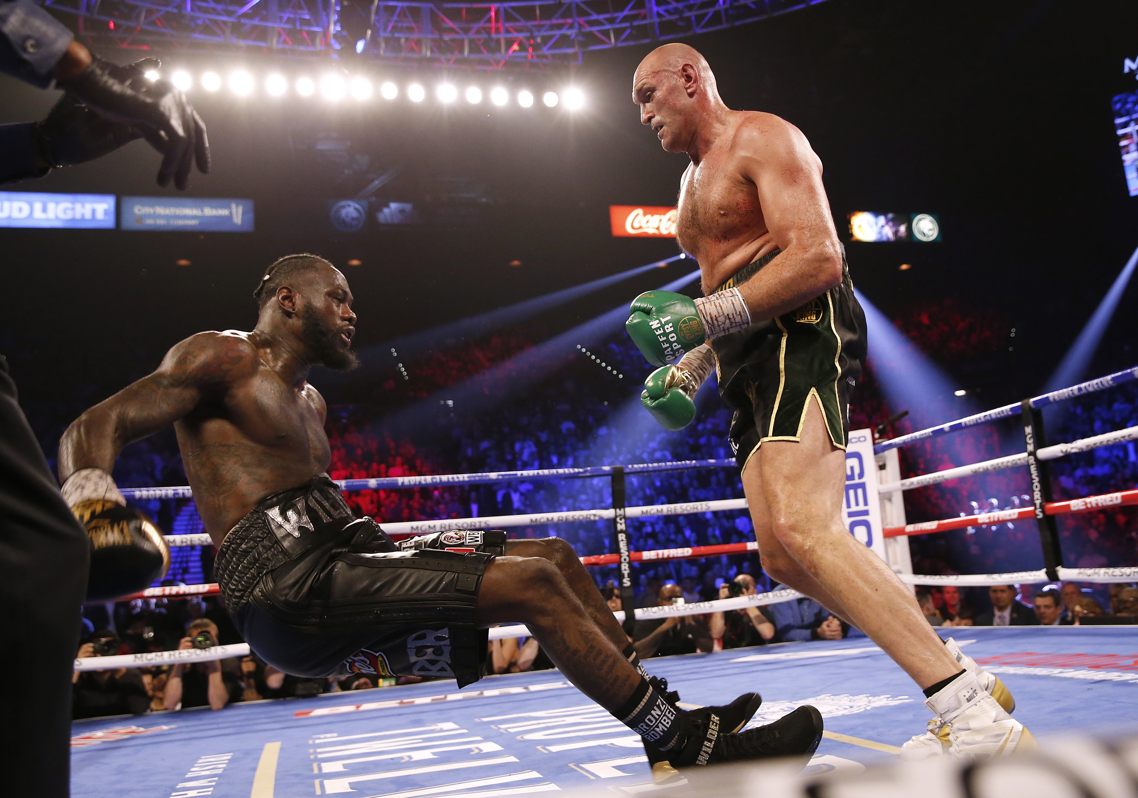 Highlights Fury tung don knock-out Wilder sau 7 hiep hinh anh