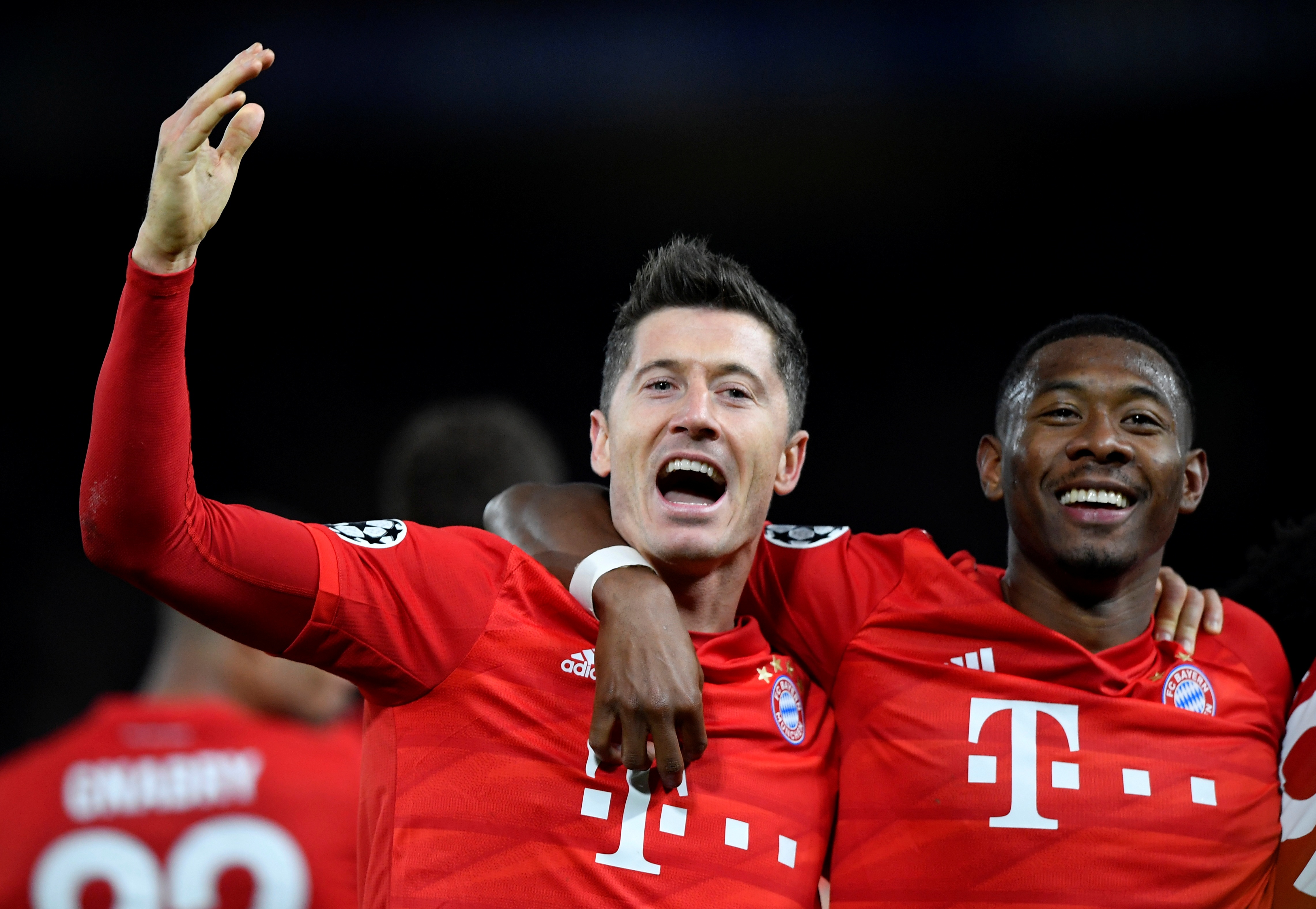 Lewandowski lap hang loat ky luc sau khi ghi ban vao luoi Chelsea hinh anh
