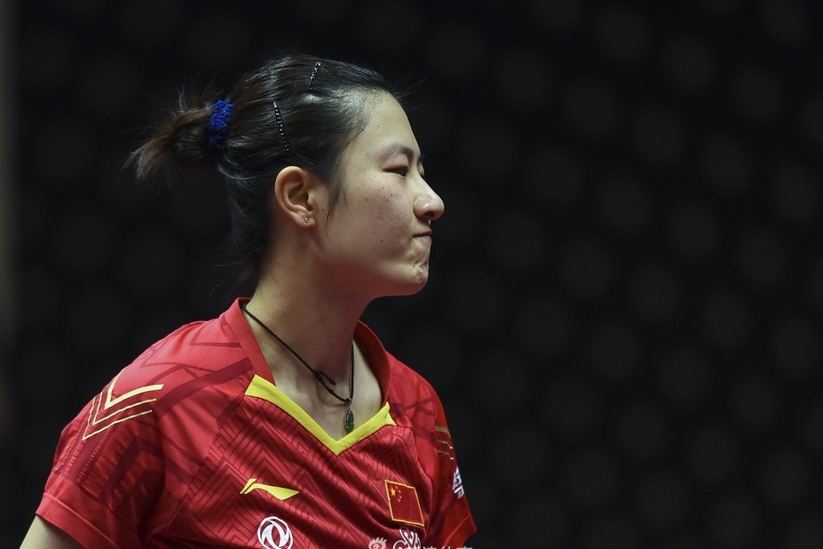 Dan mang Trung Quoc muon Ding Ning giai nghe sau van thua 0-11 hinh anh