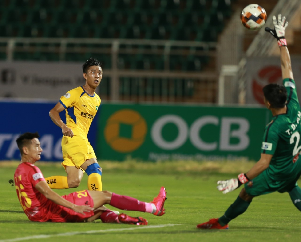 Truc tiep CLB Sai Gon vs SLNA anh 2