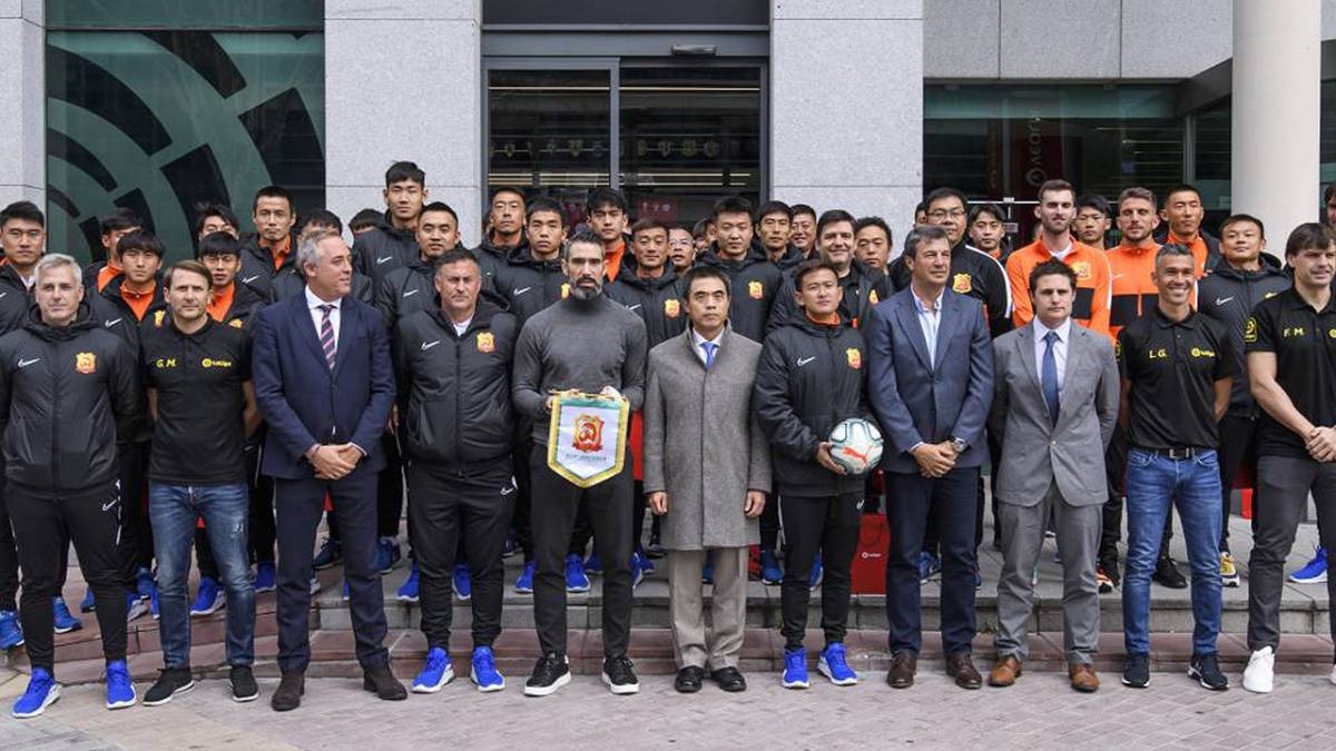 Doi Vu Han ve nuoc tranh dich anh 1