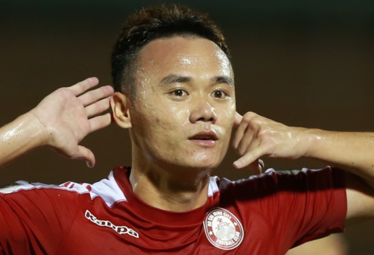 CLB TP.HCM 1-0 Thanh Hoa: 'Sieu du bi' Xuan Nam lap cong phut 90+3 hinh anh