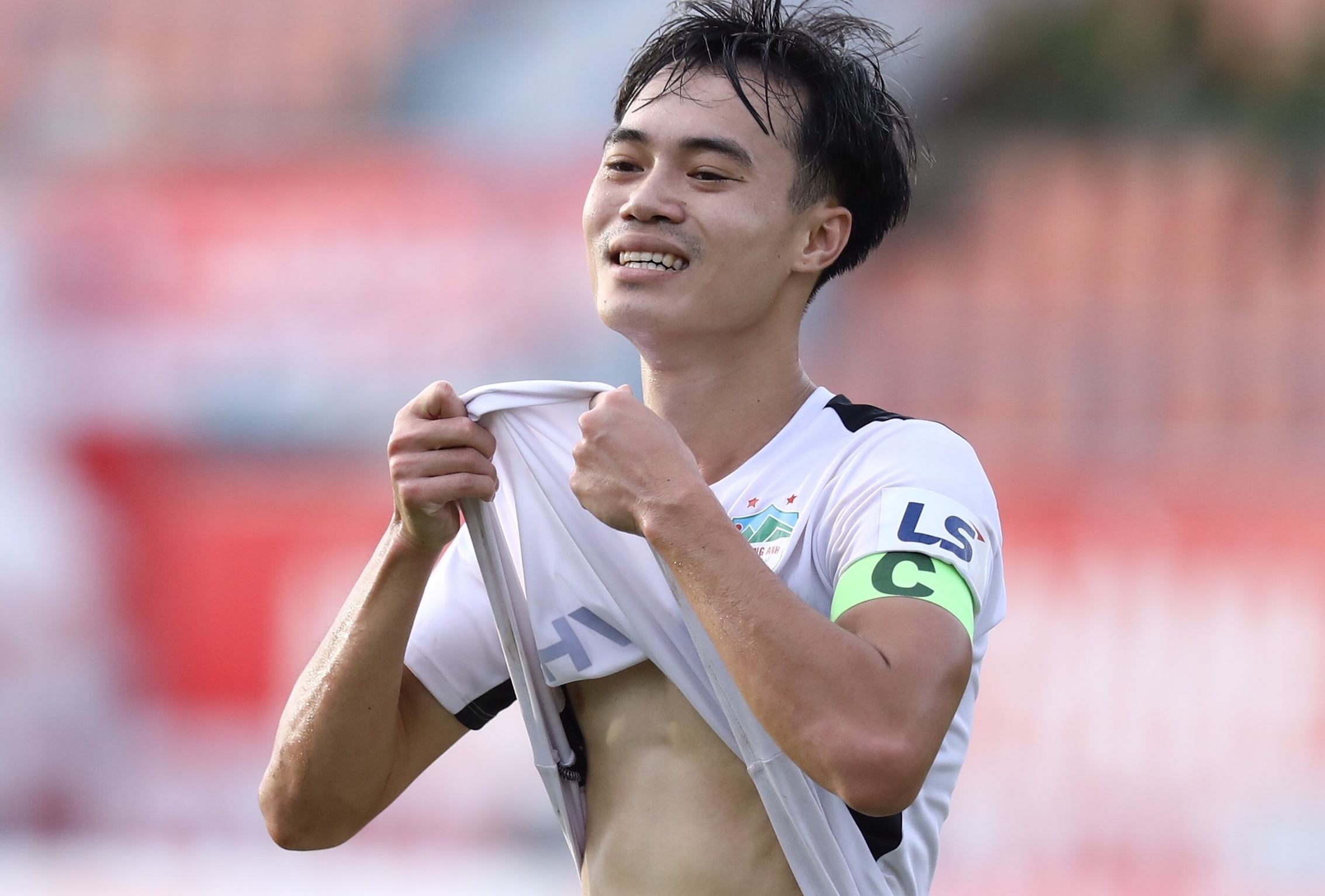 Van Toan bat luc, HAGL khong thang tran thu 3 lien tiep hinh anh