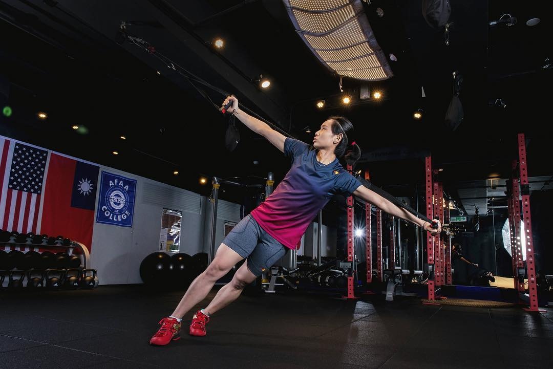 tay vot nu khoe 6 mui anh 4