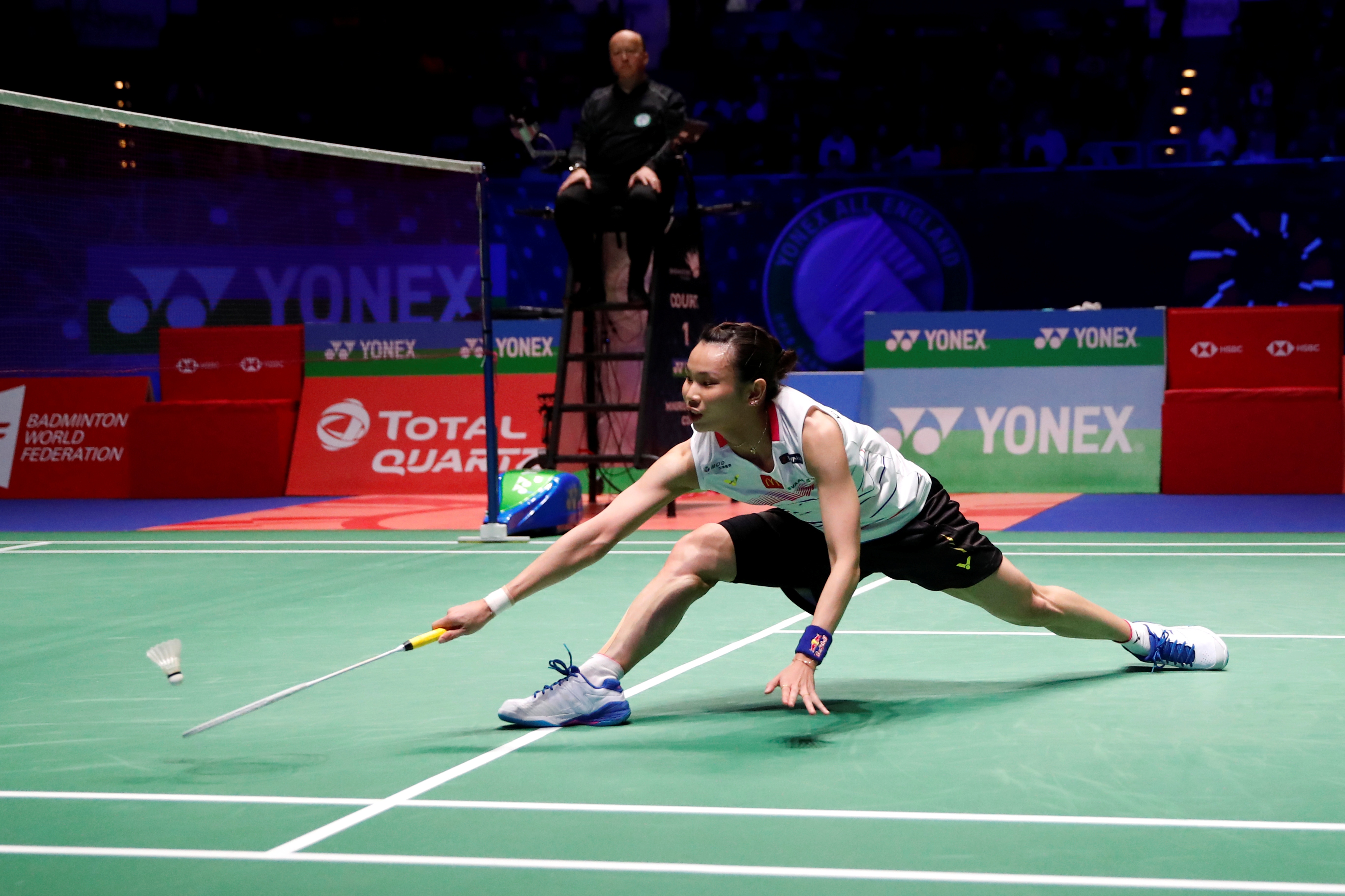 tay vot nu khoe 6 mui anh 5