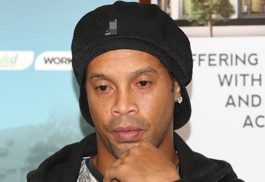 Cuu tuyen thu Brazil chi trich Ronaldinho la ke ngu ngoc hinh anh