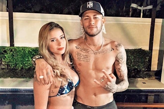 Nhung chan dai nong bong tung hen ho voi Neymar hinh anh