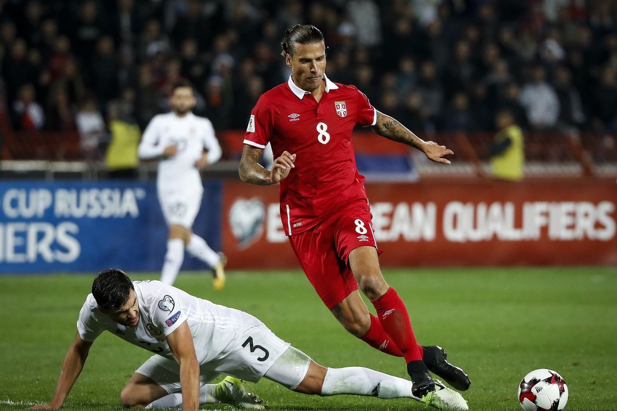 tien dao Serbia bi bat anh 1