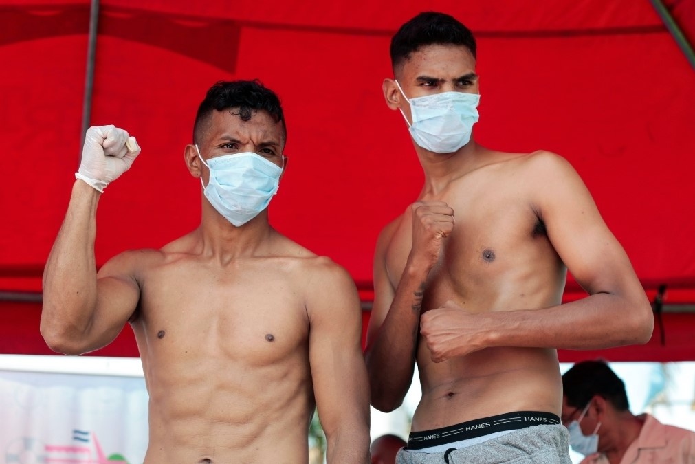 Vo si boxing lam dieu chua tung co hinh anh