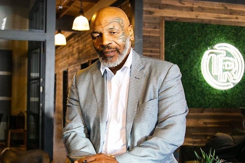 Mike Tyson tung phai ban biet thu de tra no hinh anh