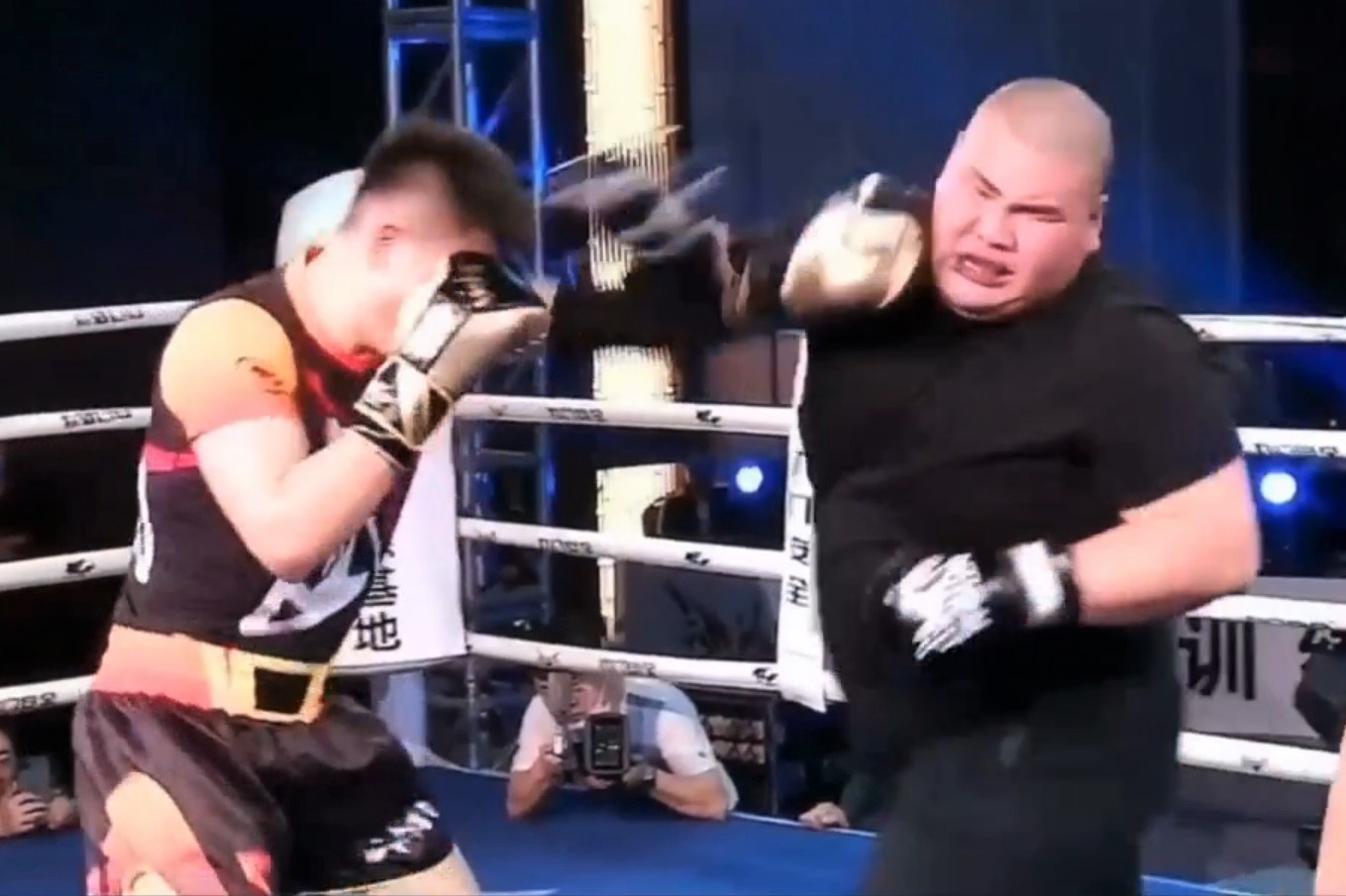 Ve si cua Nhi Cau ha guc anh trai Nhat Long hinh anh