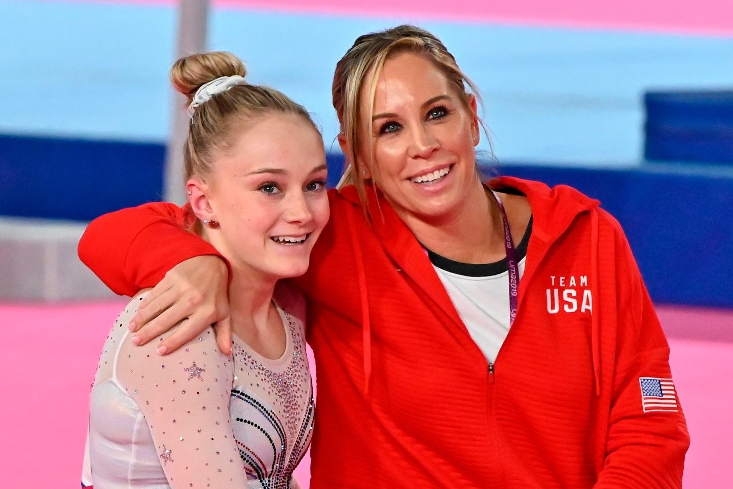 HLV My bi cam chi dao 8 nam vi bao hanh hoc tro hinh anh