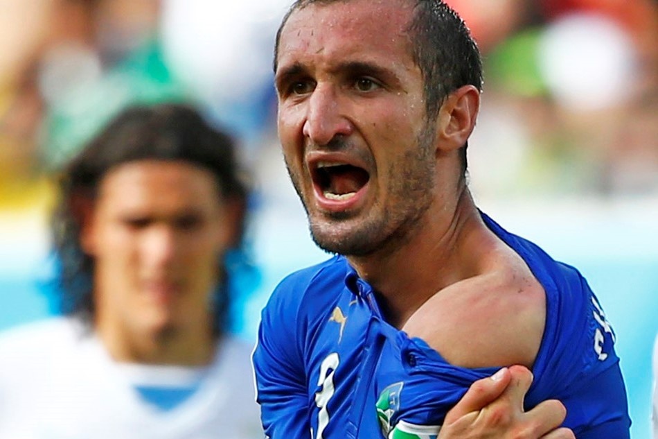 Chiellini nguong mo Suarez vi can anh tai World Cup hinh anh