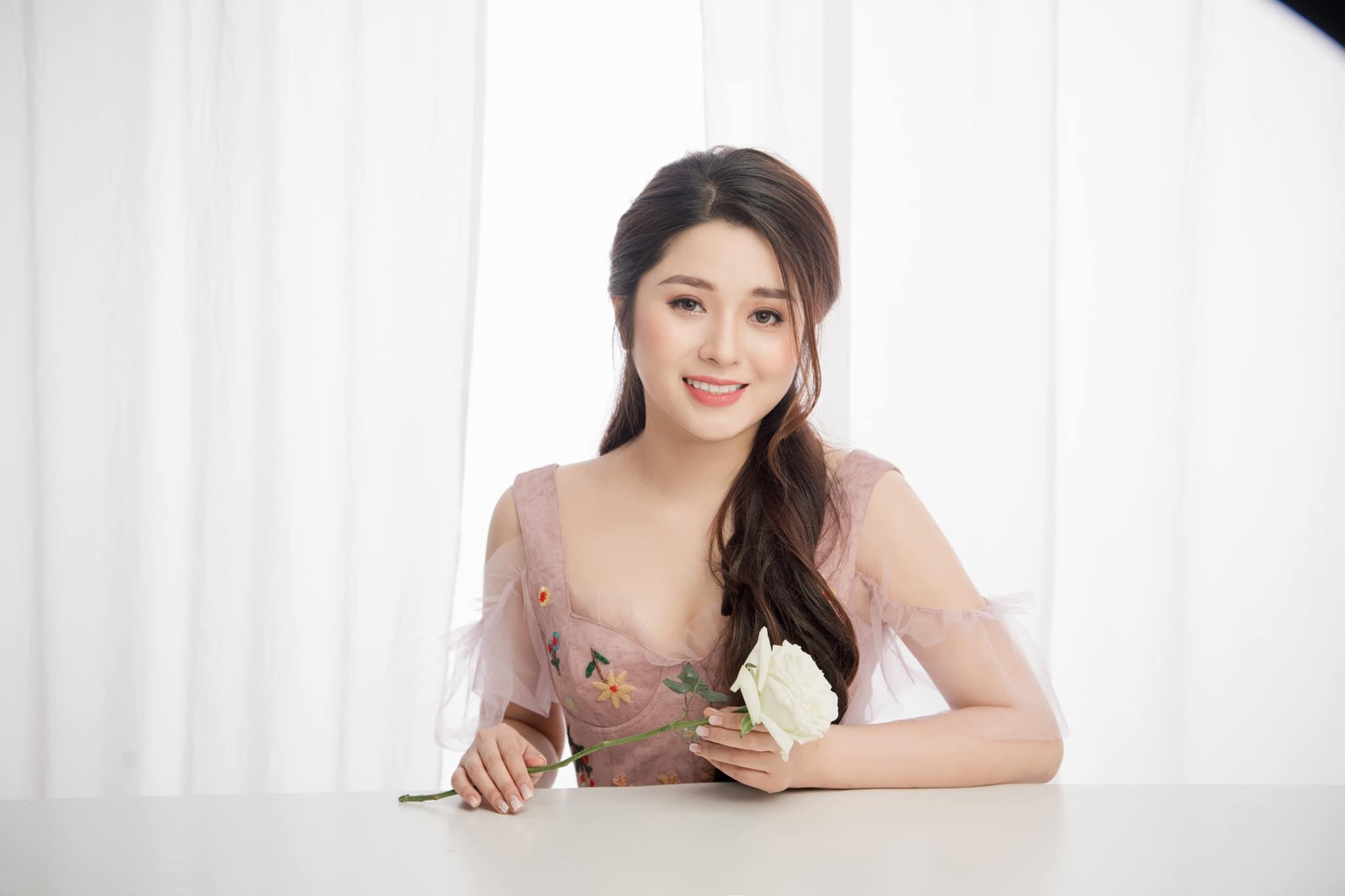 Nhan sac MC Dieu Linh anh 1