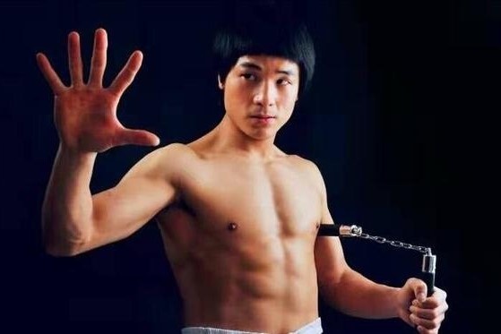 Ly Tieu Long thach dau Nhat Long anh 1