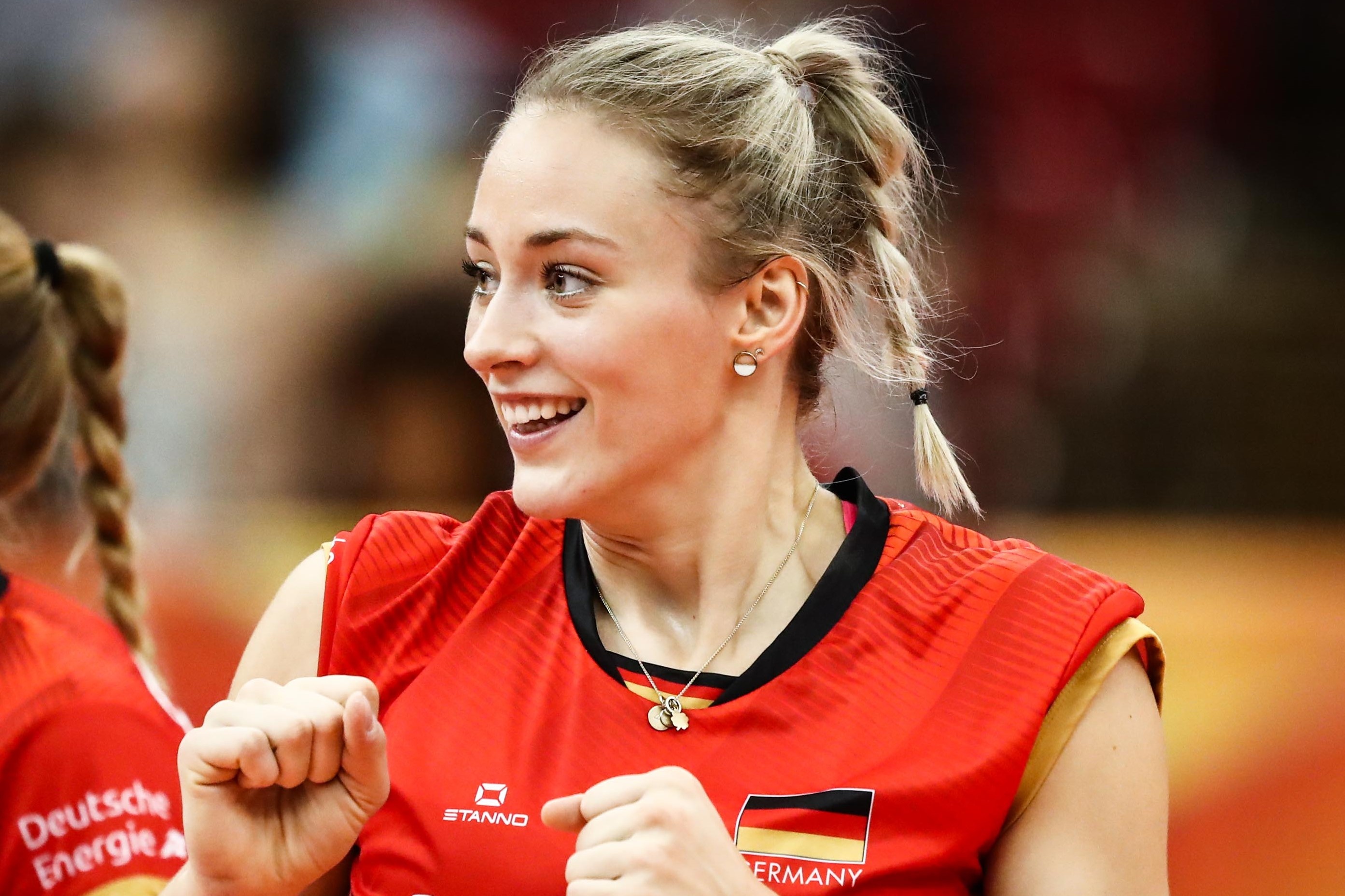 Nhan sac hoa khoi bong chuyen tuyen Duc hinh anh