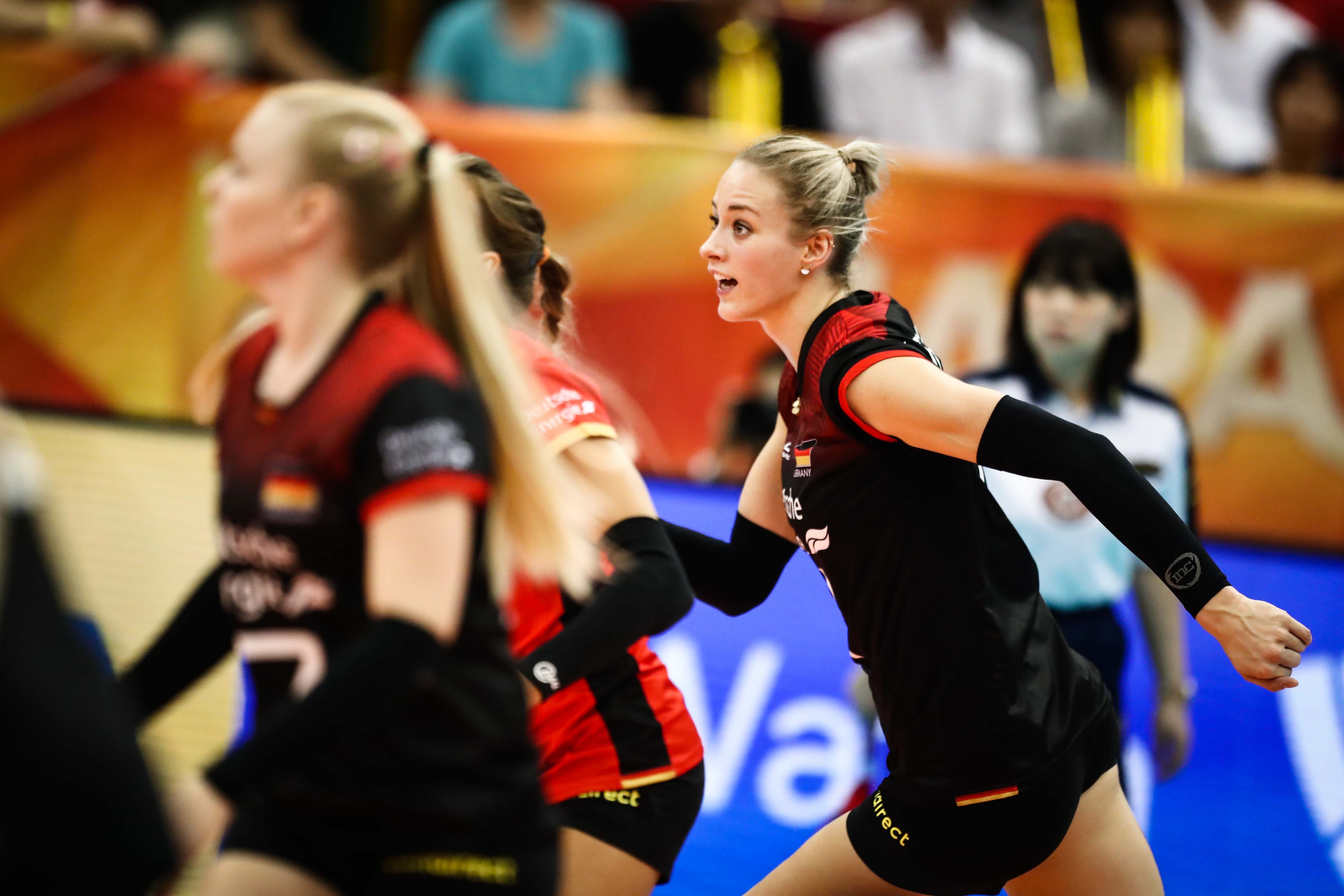 hoa khoi bong chuyen Lippmann anh 4