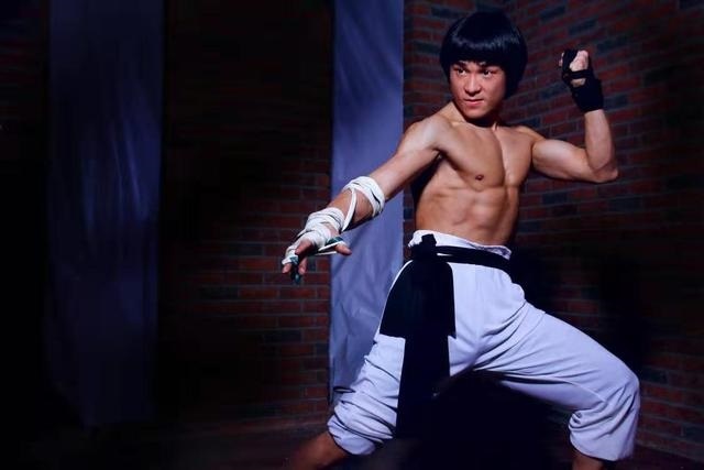 Ly Tieu Long xin loi Thanh Long anh 1