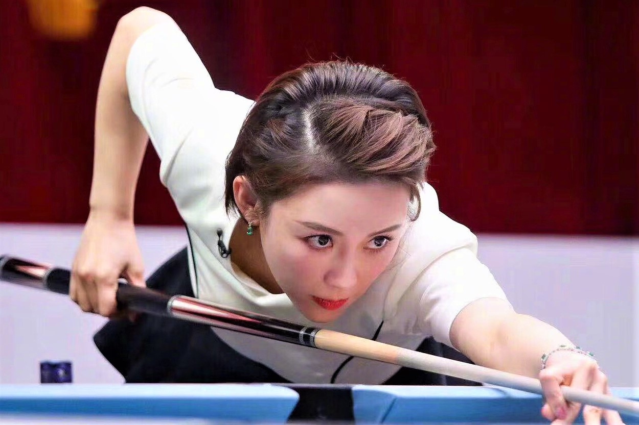 Nu hoang billiards Trung Quoc gap tai nan hy huu hinh anh