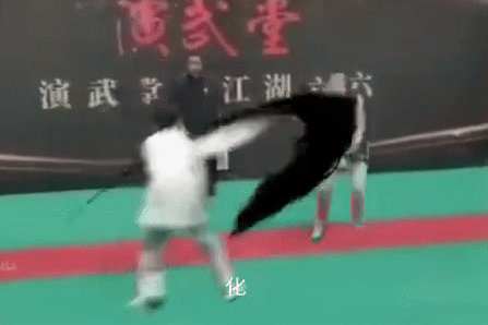 Cu dan mang che video vo su Thai Cuc thang tay dam nghiep du hinh anh