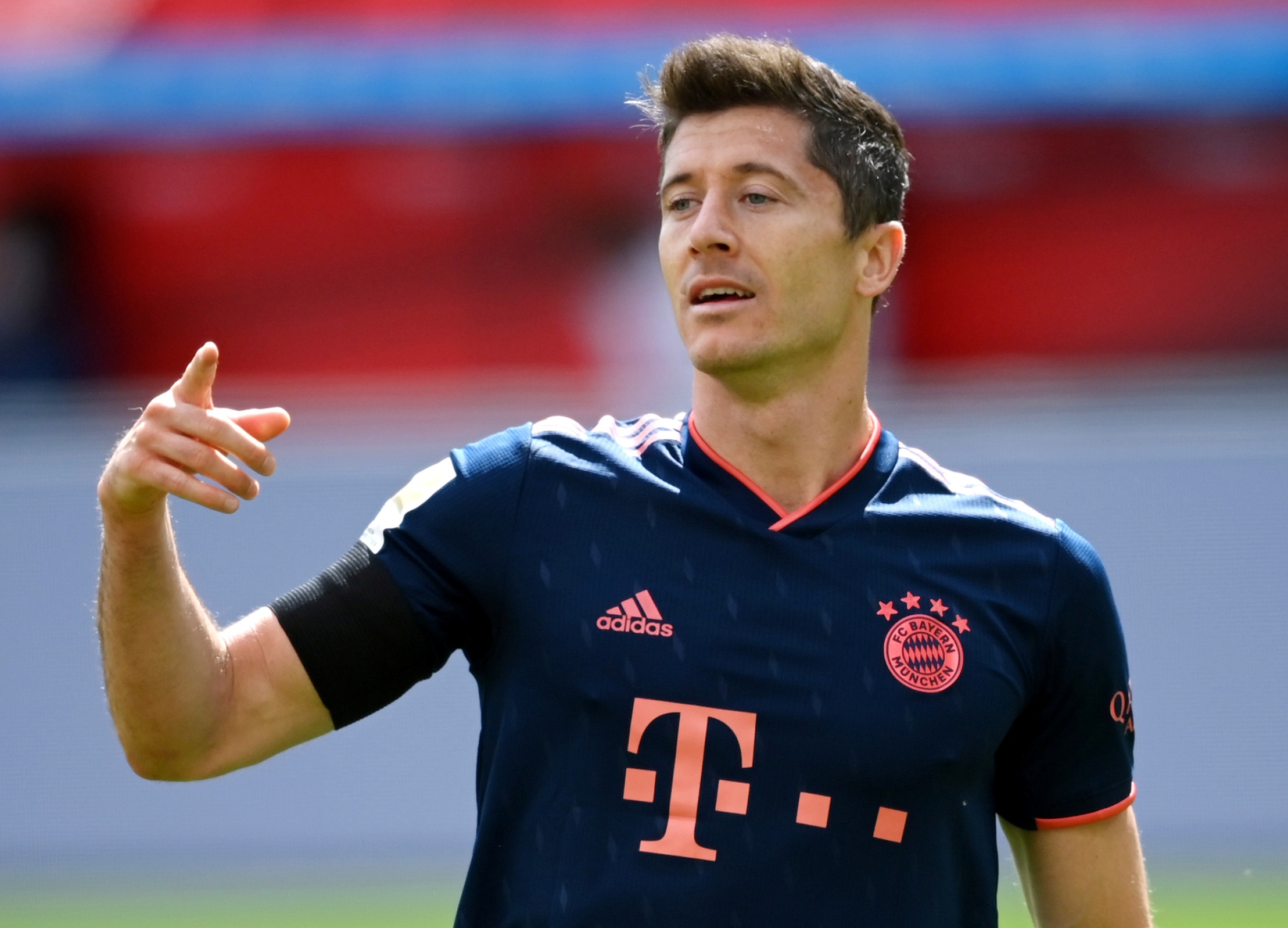 Lewandowski lap ky luc, Bayern tien sat ngoi vo dich hinh anh