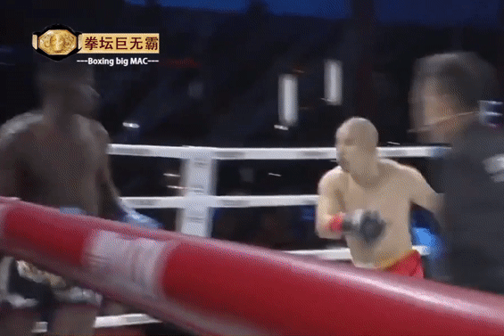 Dai su Thieu Lam xuong nui, knock-out doi thu sau 47 giay hinh anh