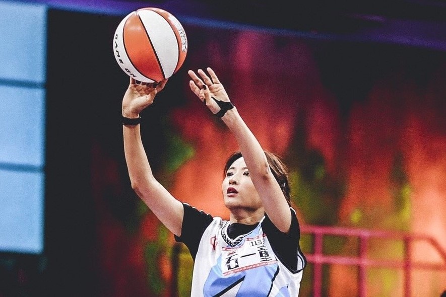 Nhung cu nem 3 diem an tuong cua nguoi dep bong ro Trung Quoc hinh anh