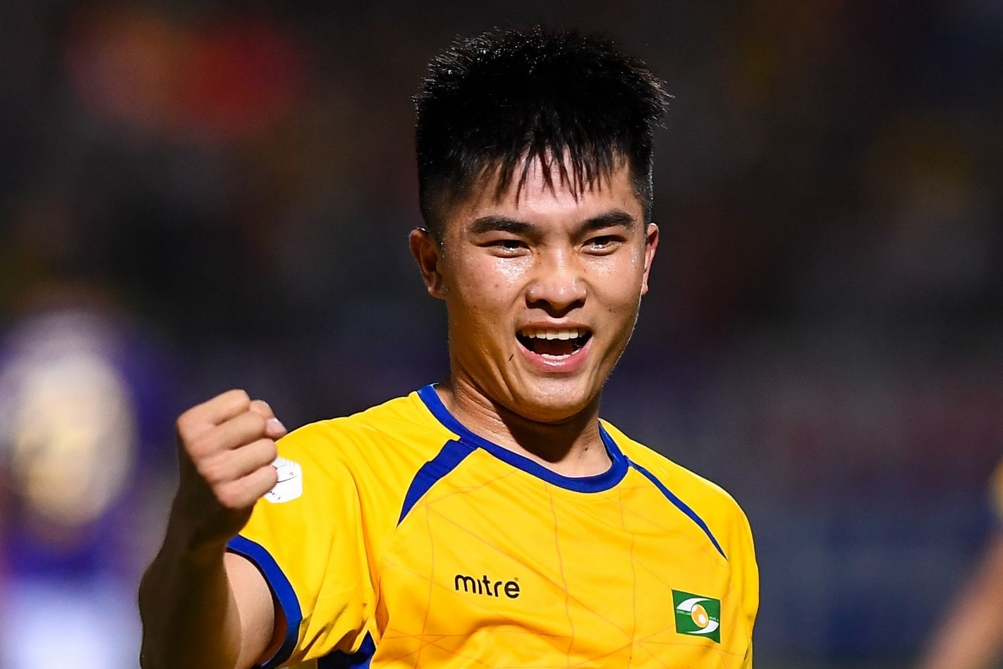 SLNA lan dau thang CLB Ha Noi sau 3 nam, len ngoi dau V.League hinh anh