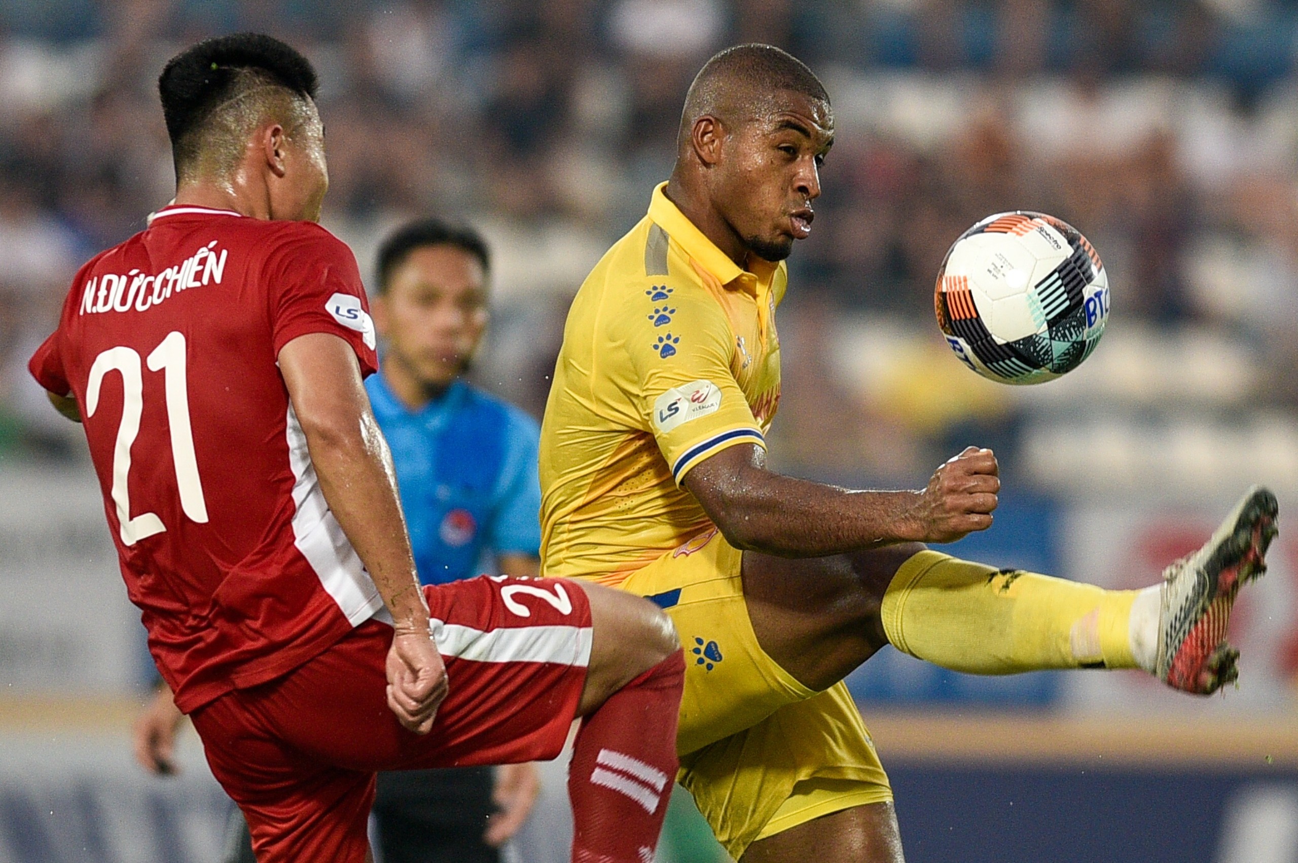 Truc tiep CLB Nam Dinh vs Hai Phong anh 1