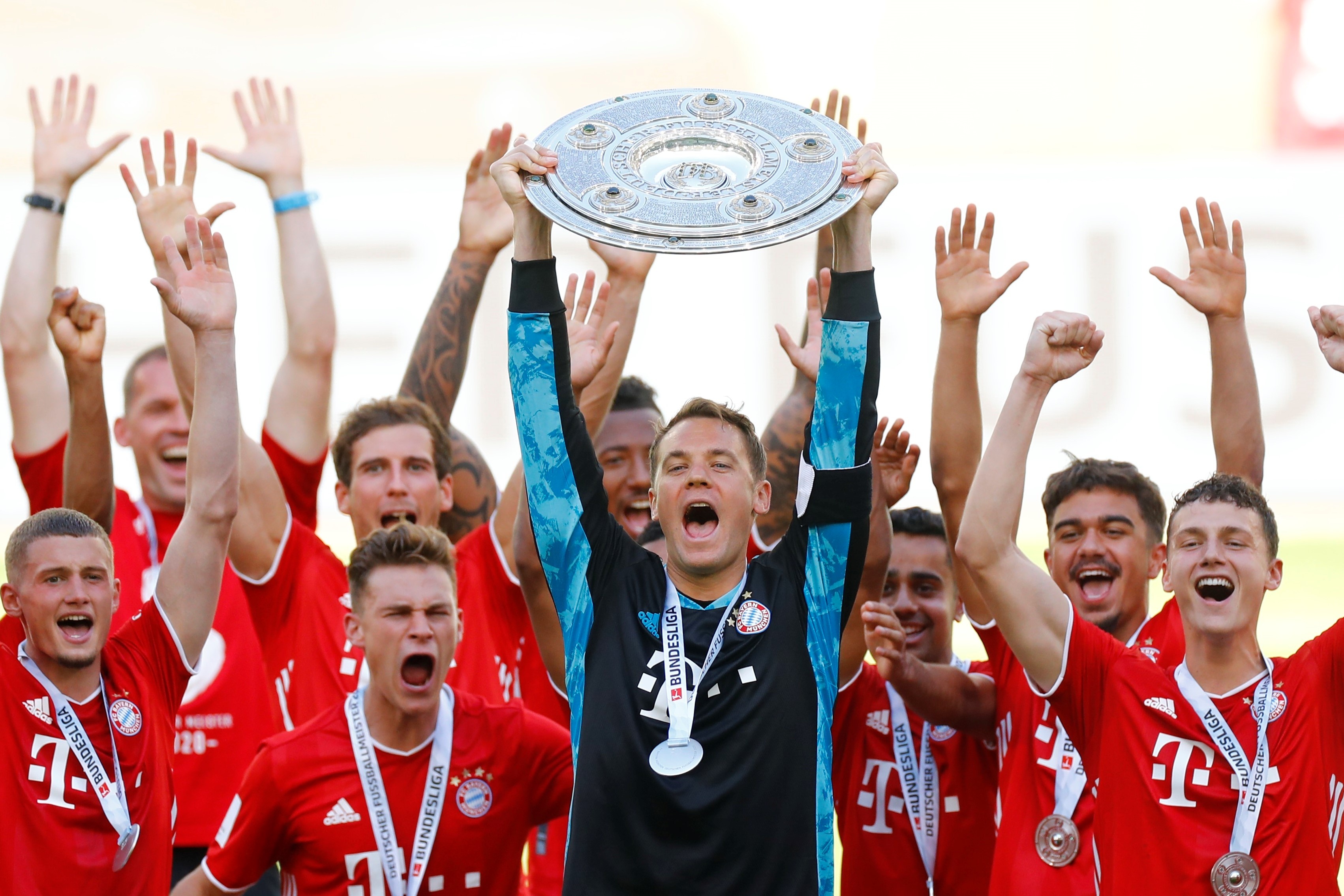 Bayern lam dieu chua tung co trong ngay nang dia bac Bundesliga hinh anh