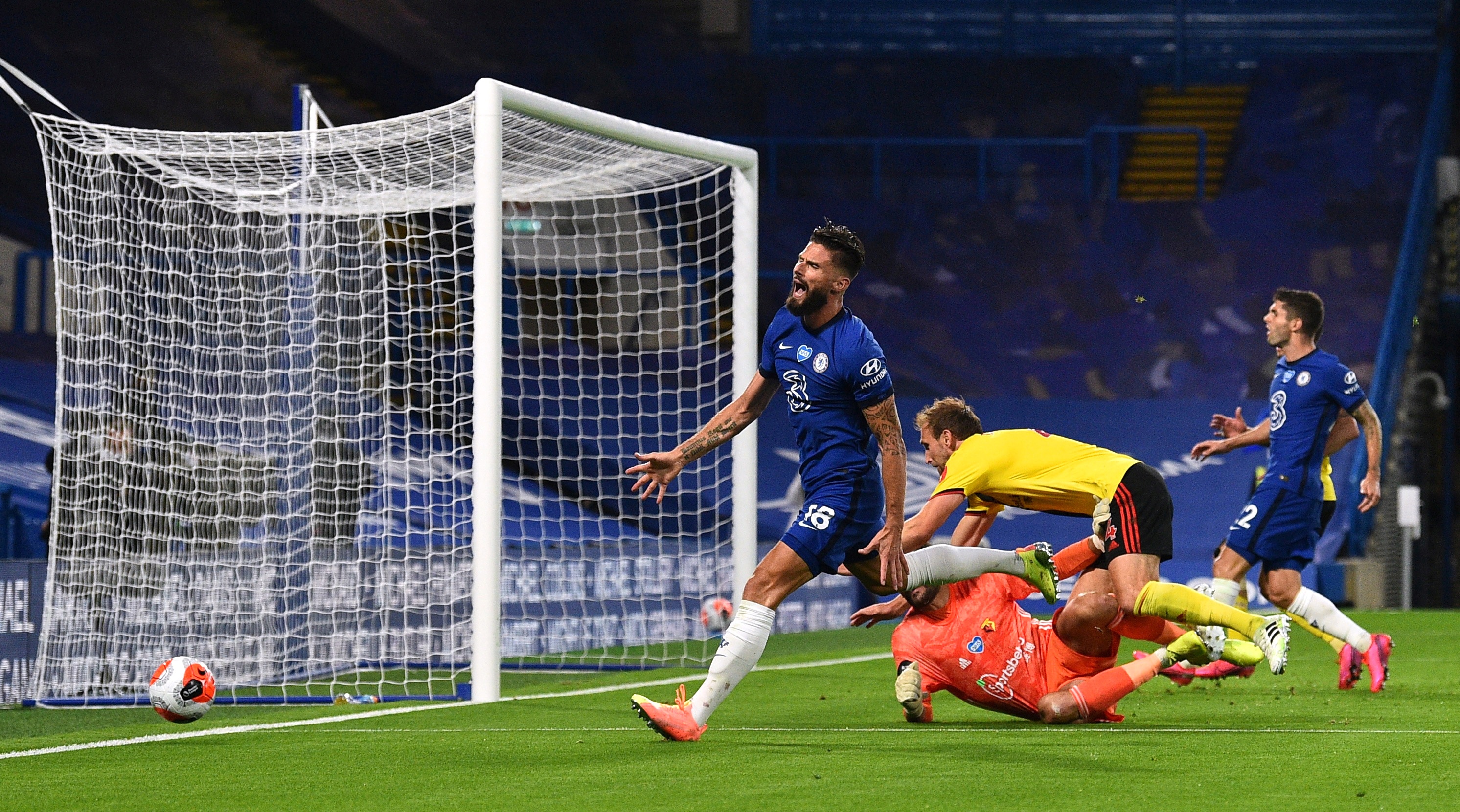 Chelsea vuot Man United anh 4