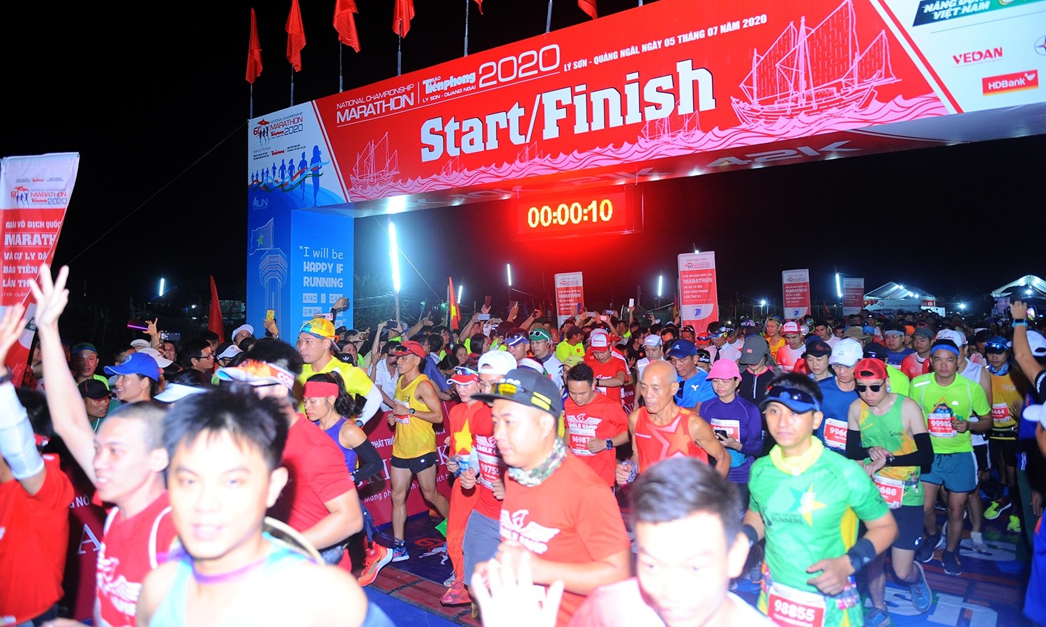 Tieu Vy marathon quoc gia anh 3
