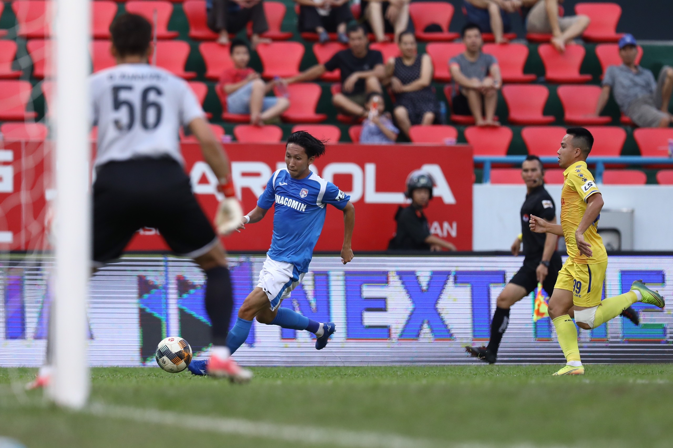 CLB Quang Ninh dau Nam Dinh anh 4