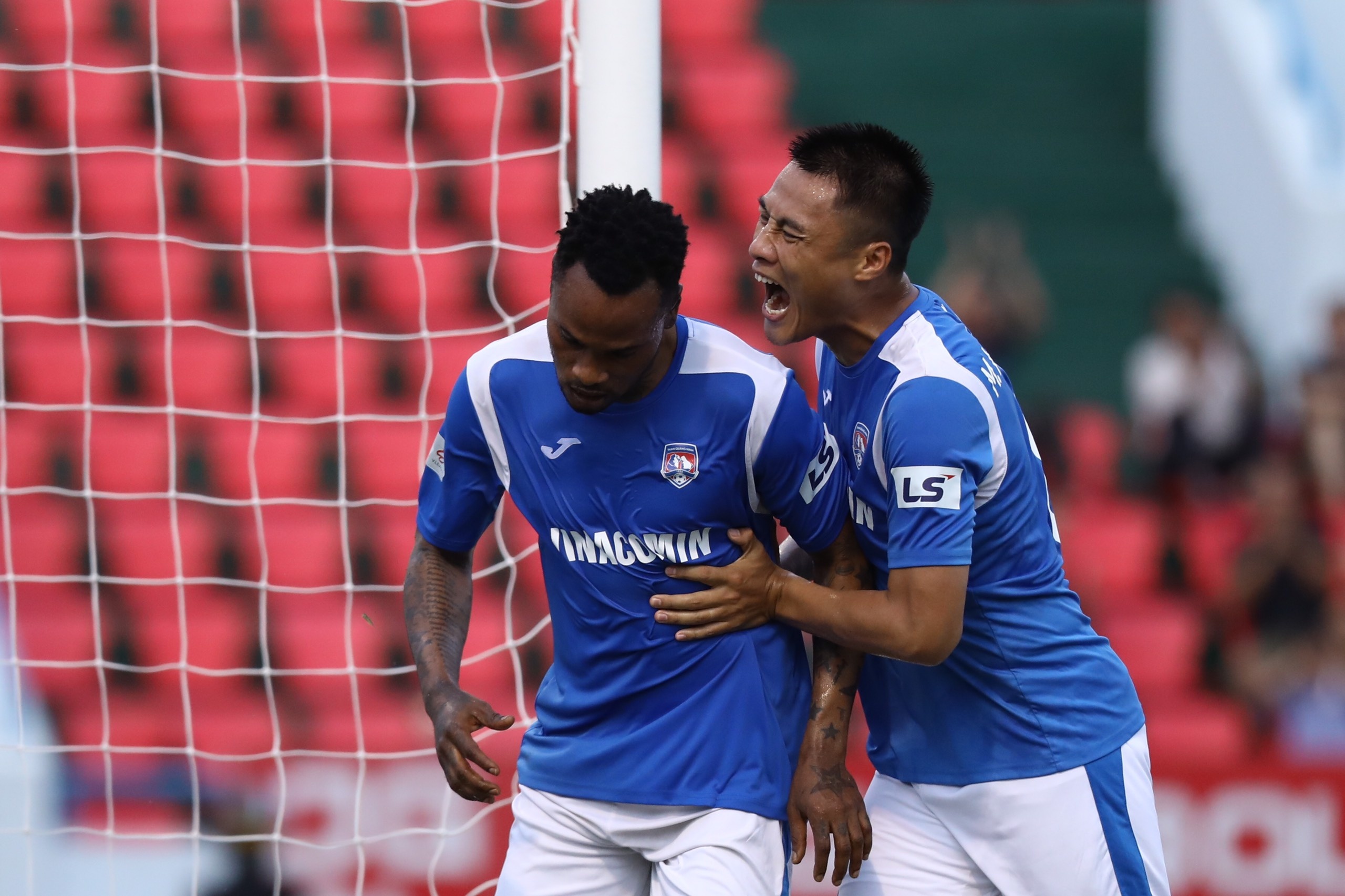 CLB Quang Ninh dau Nam Dinh anh 5