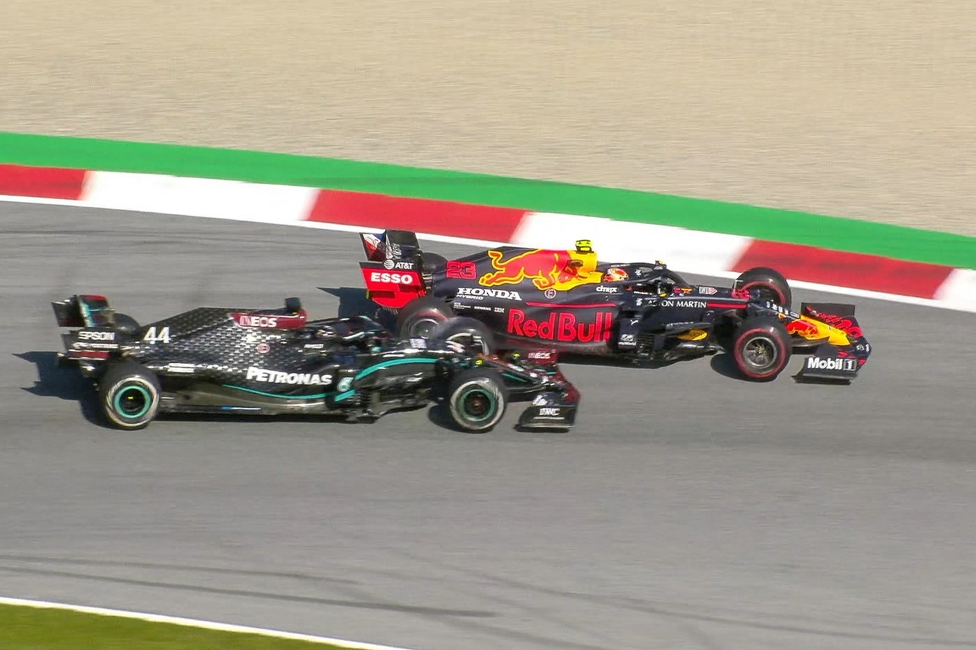 Hamilton pham loi, tay dua Thai Lan mat co hoi lam nen lich su hinh anh