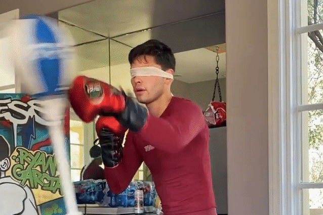 Gan 3 trieu luot xem nha vo dich WBO bit mat tap luyen hinh anh