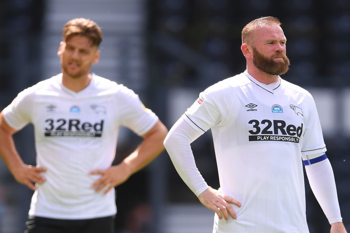 Rooney va dong doi that bai 1-3 truoc tan vuong Leeds Utd hinh anh