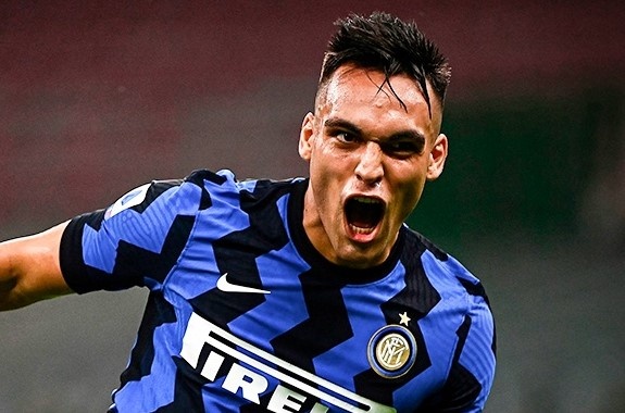 Inter Milan khien Napoli that the trong cuoc dua du cup chau Au hinh anh