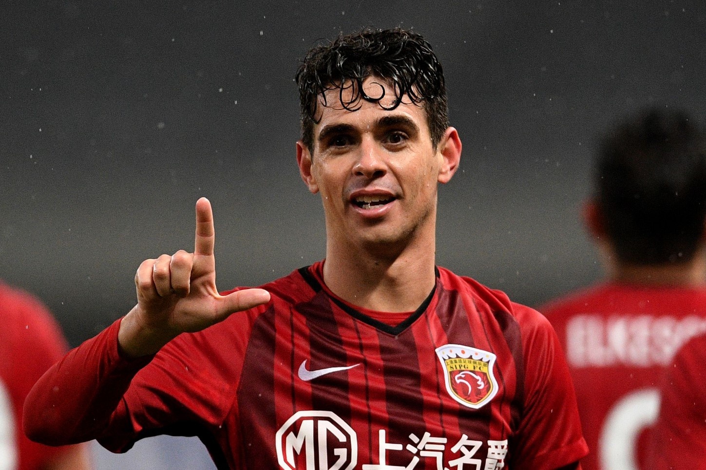 Oscar sut doi xa, tao co hoi cho dong doi ghi ban hinh anh