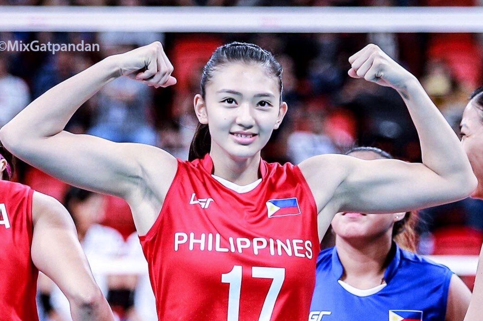 VDV bong chuyen nu Philippines khoe co bap hinh anh